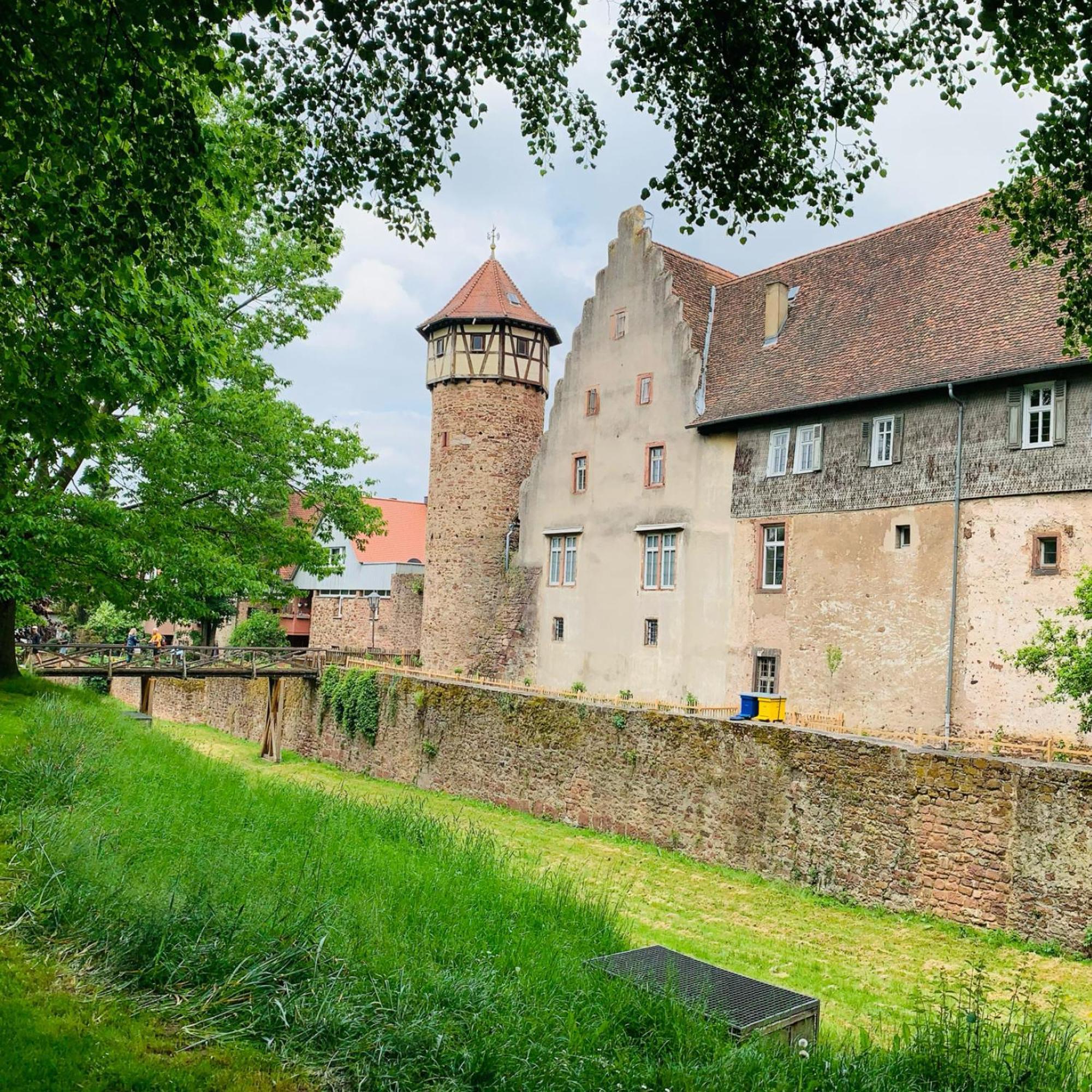 Wohnen Am Historischen Rathaus Apartment มิเคลชตัดท์ ภายนอก รูปภาพ