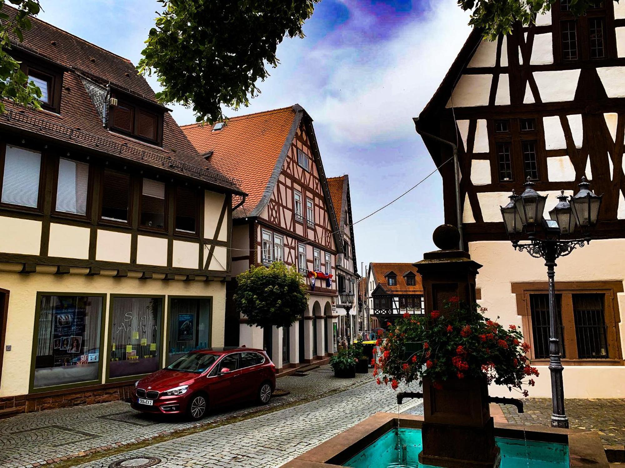 Wohnen Am Historischen Rathaus Apartment มิเคลชตัดท์ ภายนอก รูปภาพ